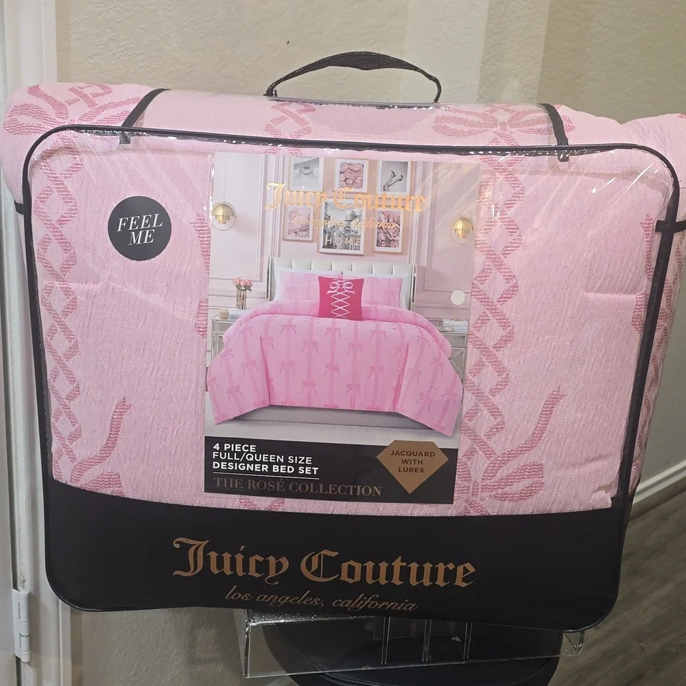 Juicy Couture Home The Rose Collection Pink Bow-Pattern 4-PC Comforter Set